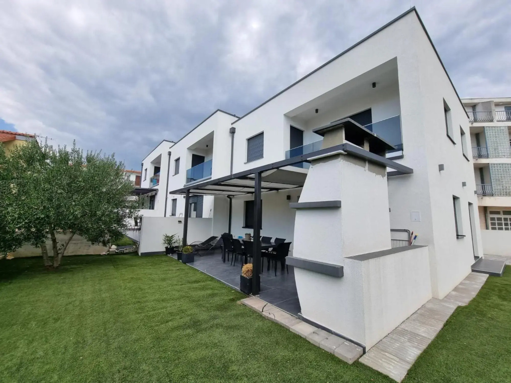 Holiday House Gavran