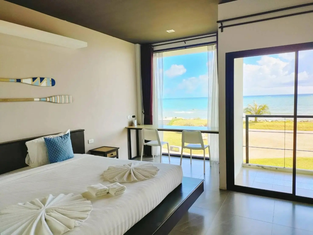 Studio with sea view