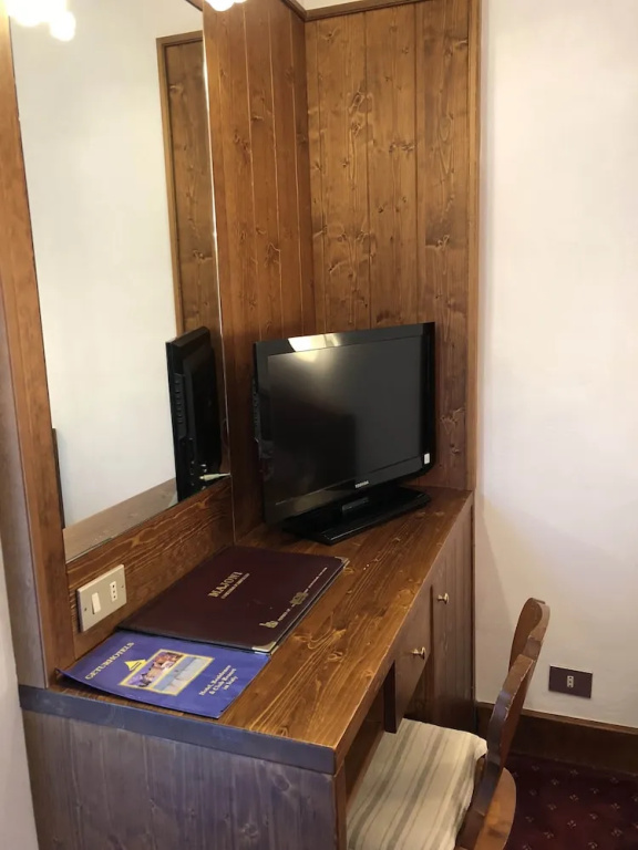Economy room