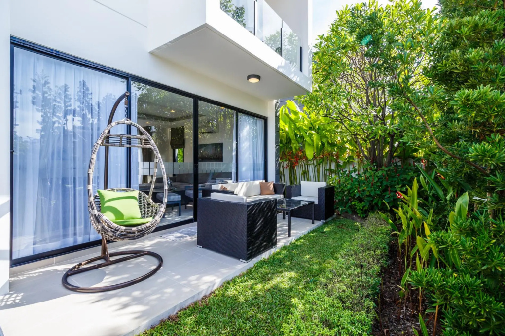 LP109 - Private pool and garden 5 bedroom villa in Laguna!