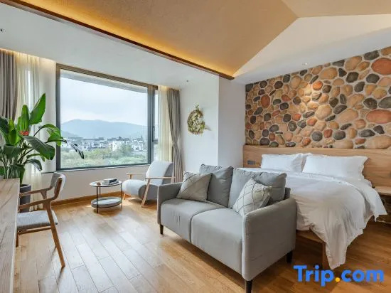 Standard Double room with mountain view (full double bed)