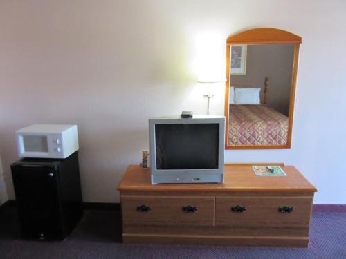Royal Inn — 3