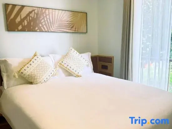 Classic Double room (full double bed)