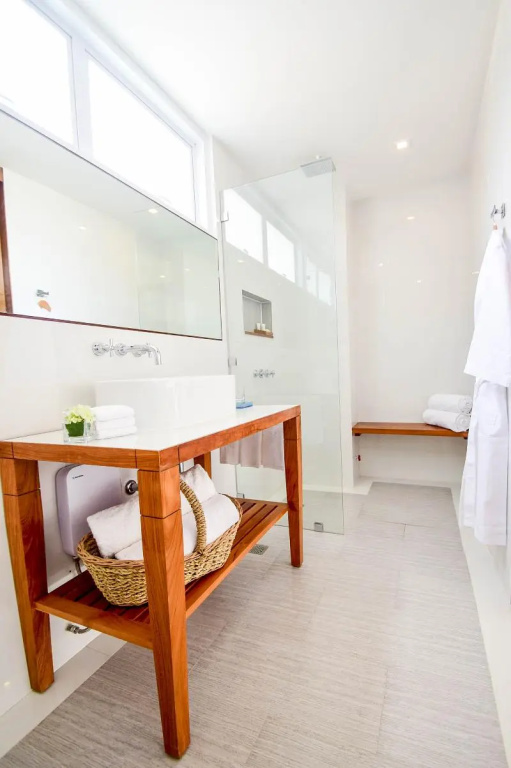 Deluxe Double room (full double bed)