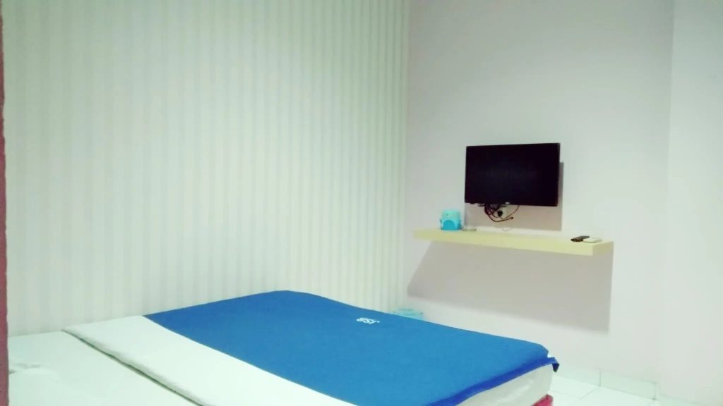 Deluxe Double room (full double bed)