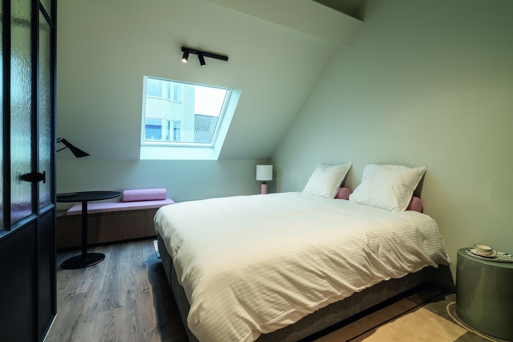 Hotel T — 4