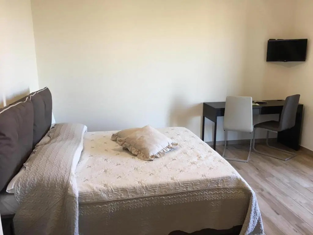Standard Double room (full double bed)