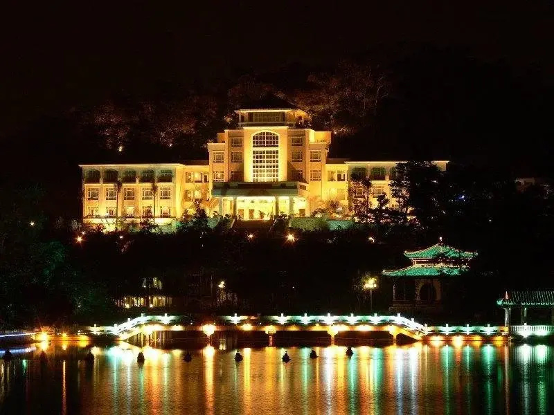 Royal Hotel