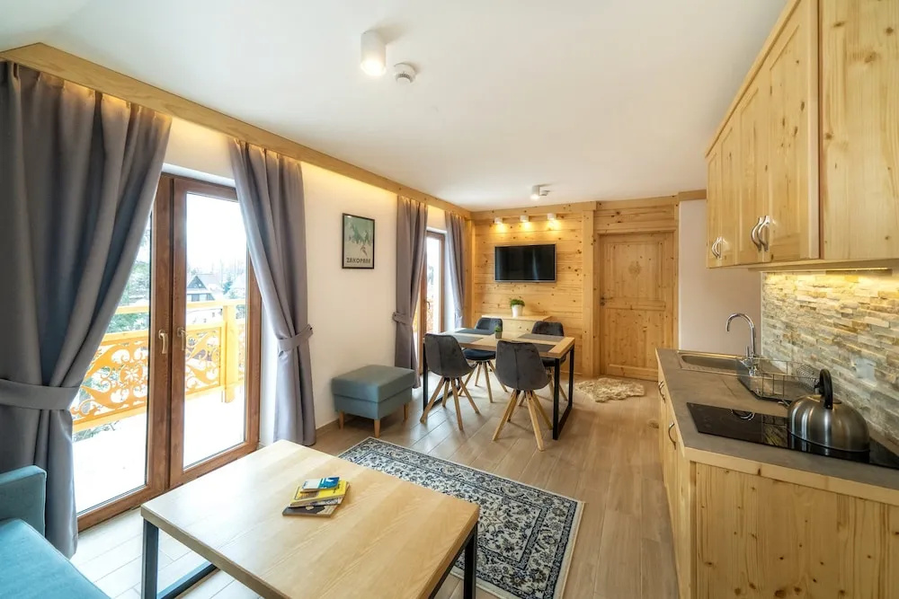 Deluxe Apartment