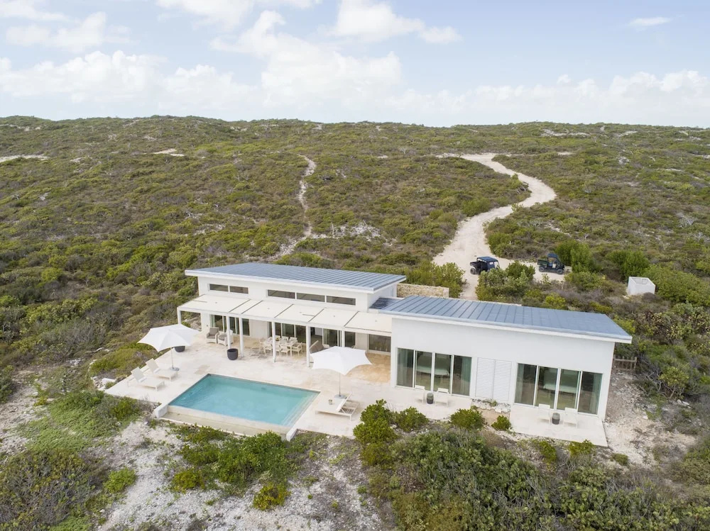 3 Bedrooms Villa oceanfront