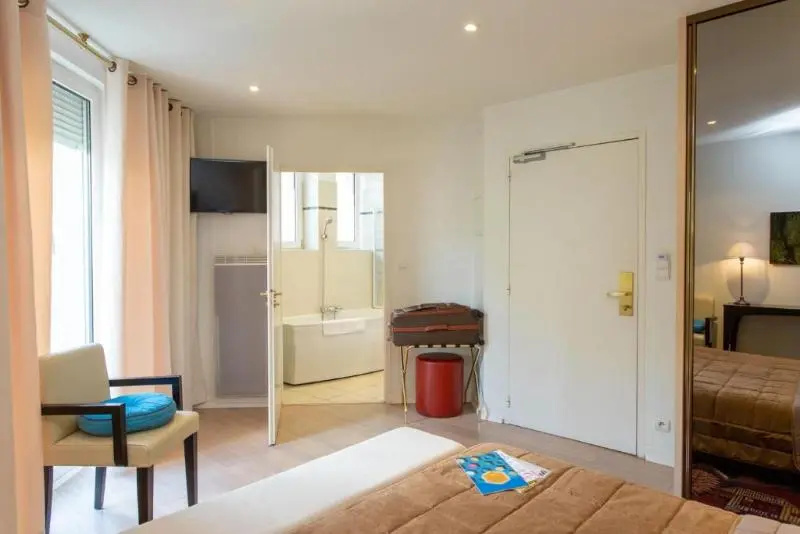 Standard Double room with balcony (full double bed)