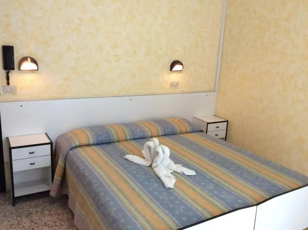 Standard Double room with sea view (full double bed)