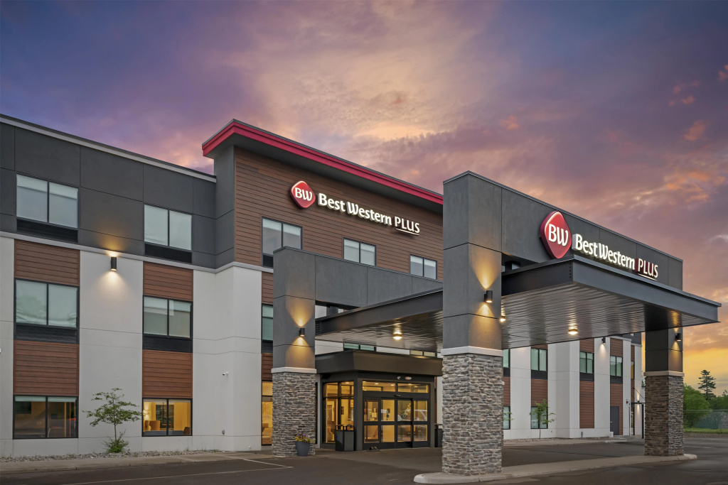 Best Western Plus Marquette Hotel & Suites
