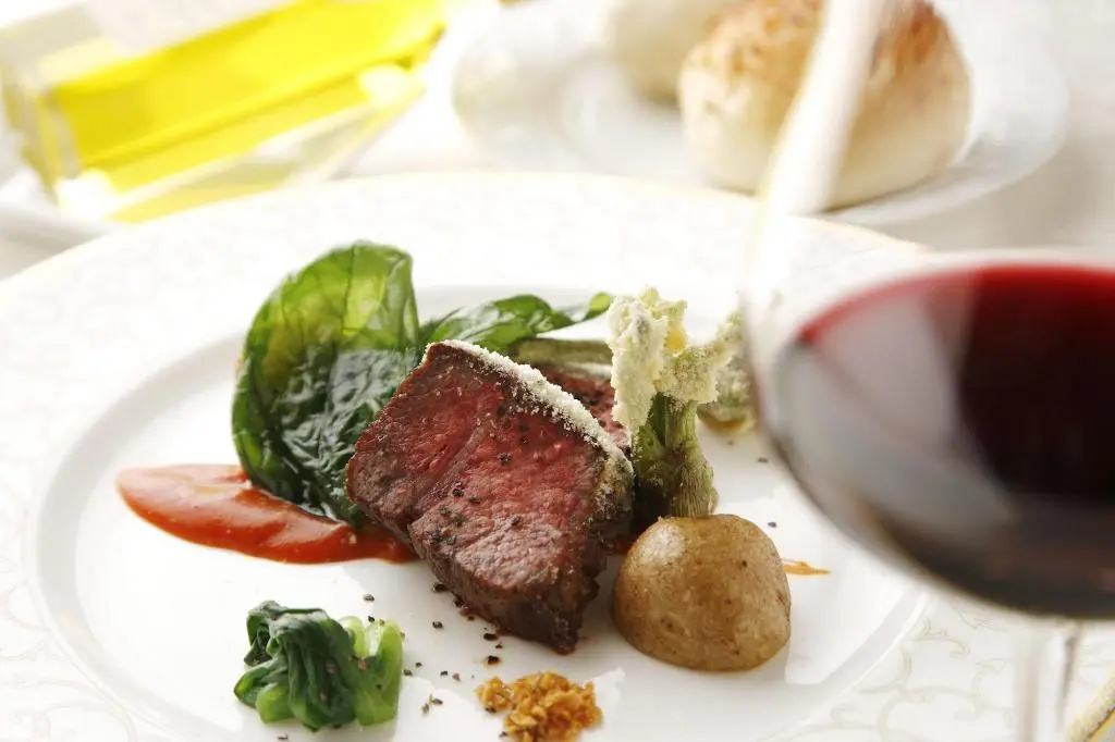 Food & Beverage