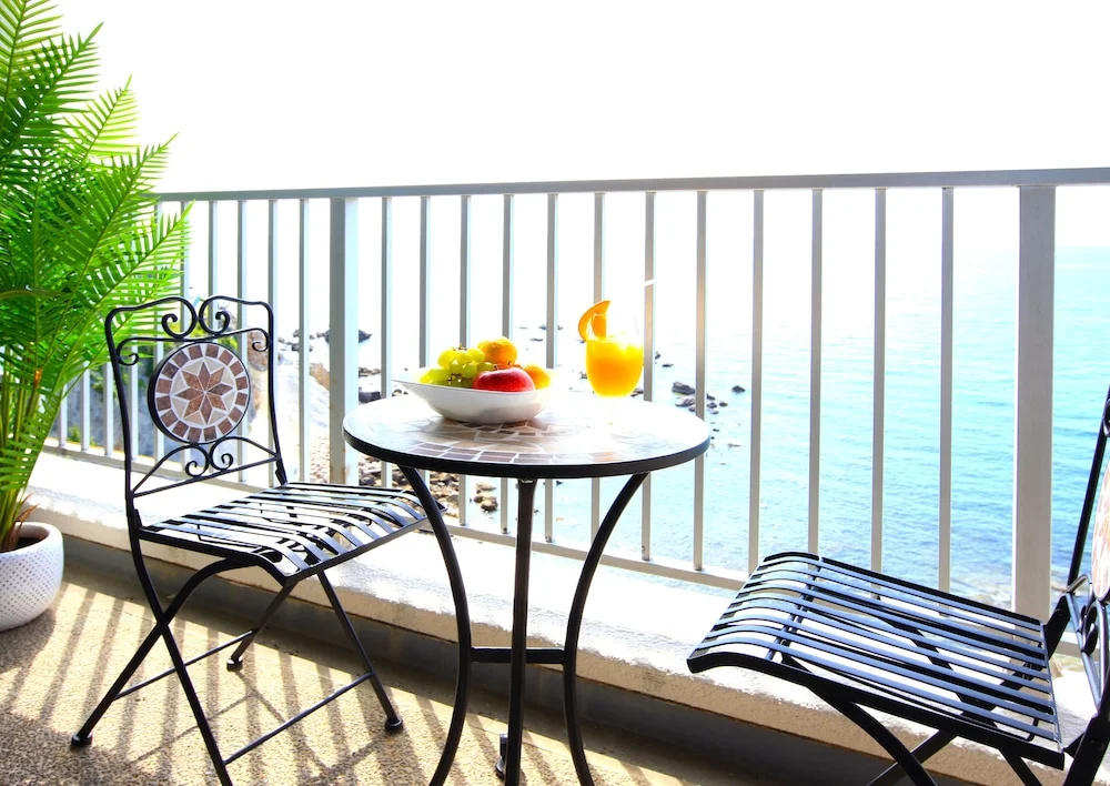 Balcony & Terrace