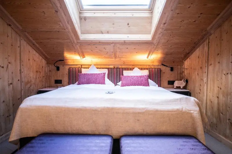 Tradition Julen Hotel - Chambres