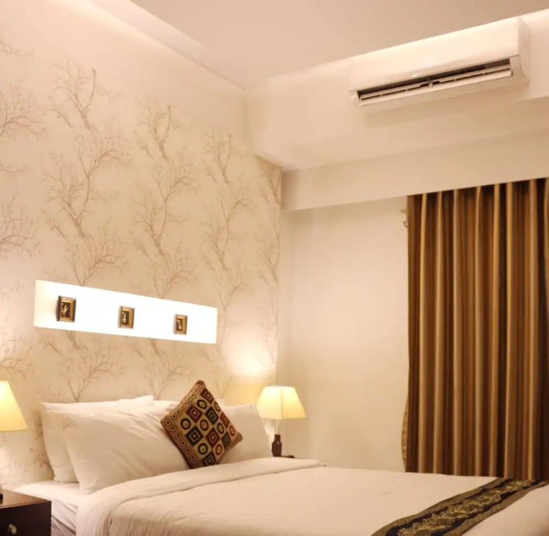 Deluxe Double room with balcony (full double bed)