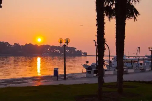 Beach & Waterfront