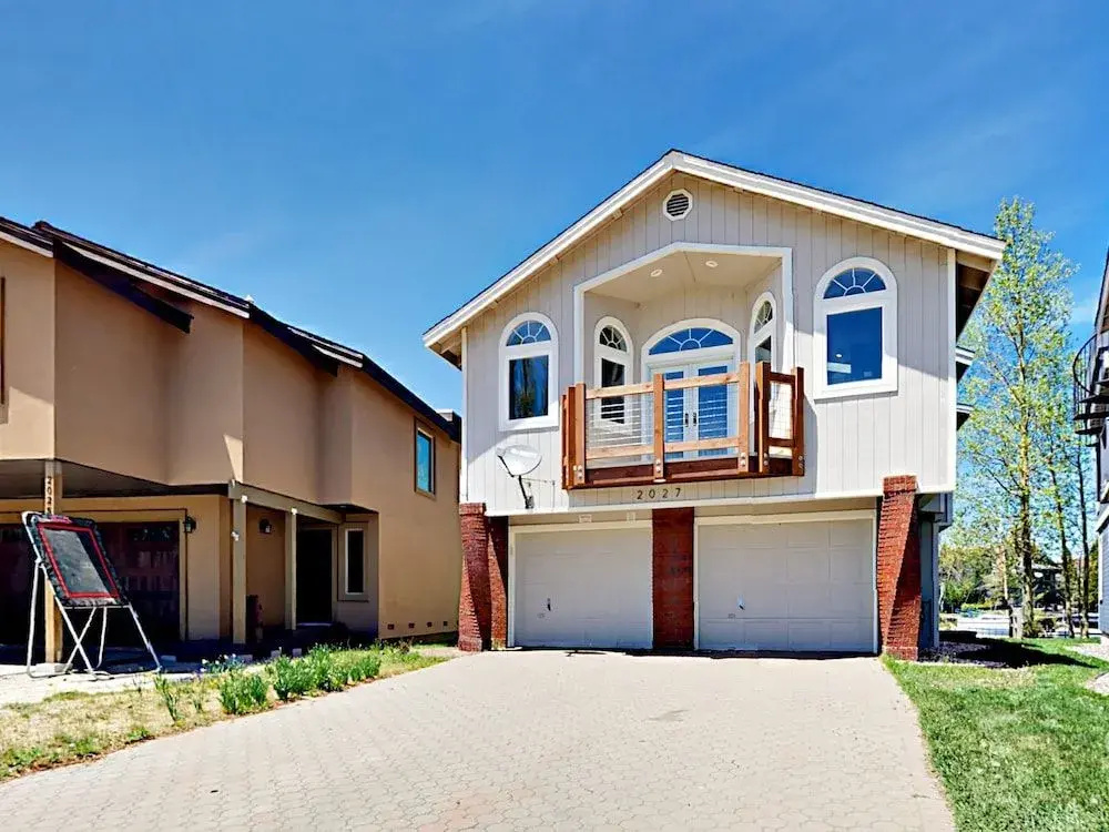 2027 Garmish Home - 3 Br home by RedAwning