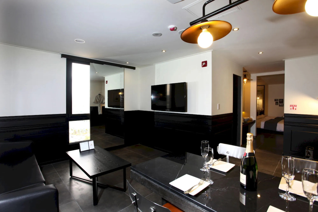 Hotel photo 12