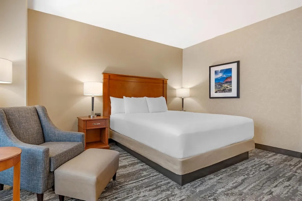 Drury Plaza Hotel Colorado Springs Near the Air Force Academy - Chambres