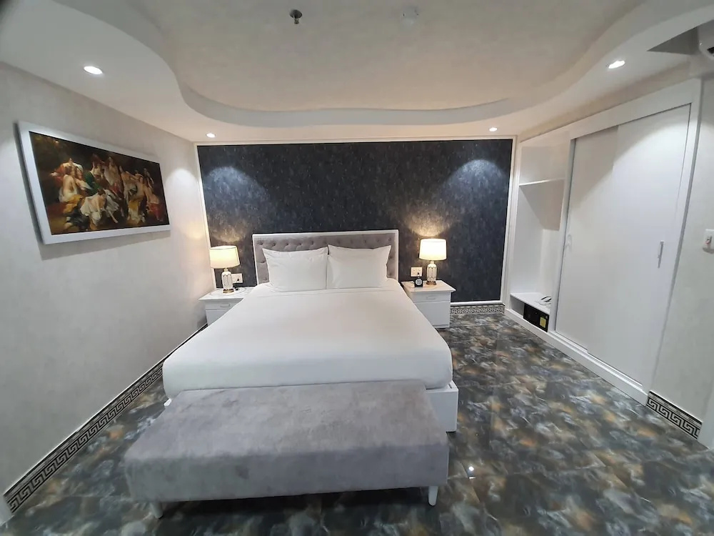 Deluxe Double room with city view (twin beds)