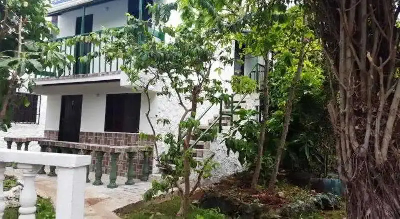 Angula Place