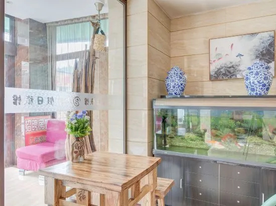 Qicai Holiday Hostel