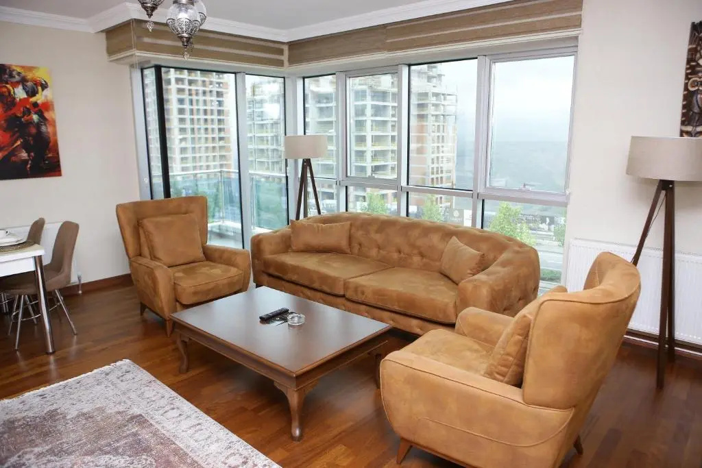2 Bedrooms Apartment