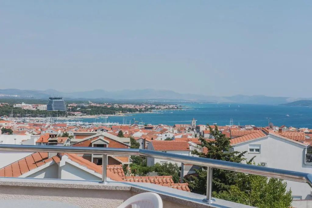 Apartment with sea view