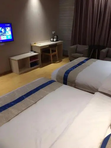 Crown Holiday Inn