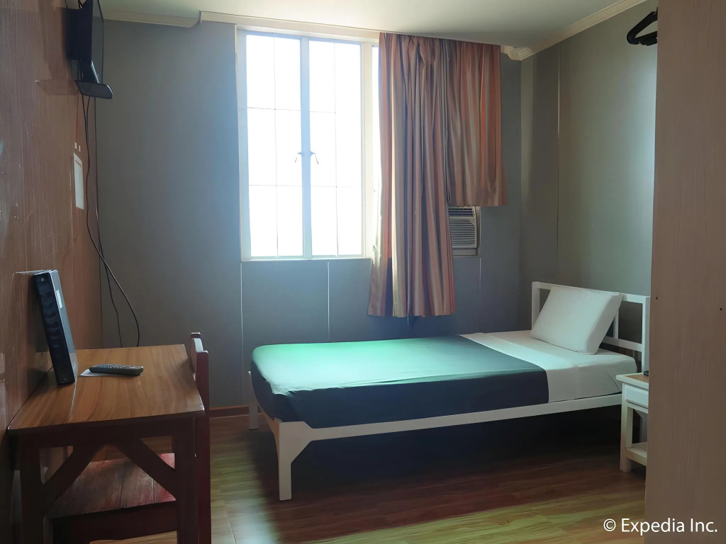 Hotel Uno — 3