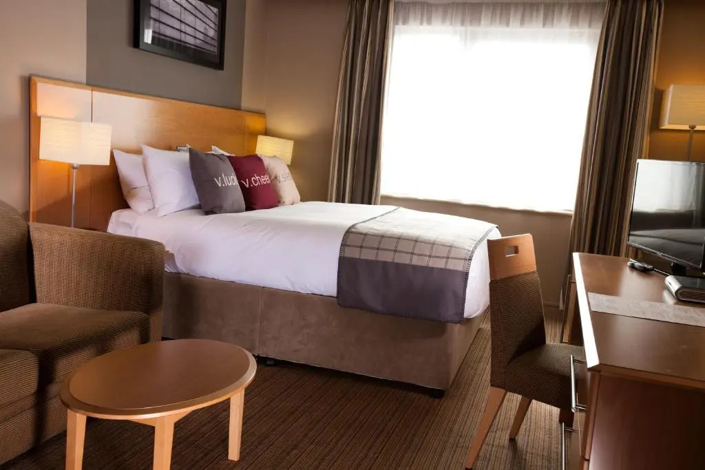 Village Hotel Swansea - Chambres