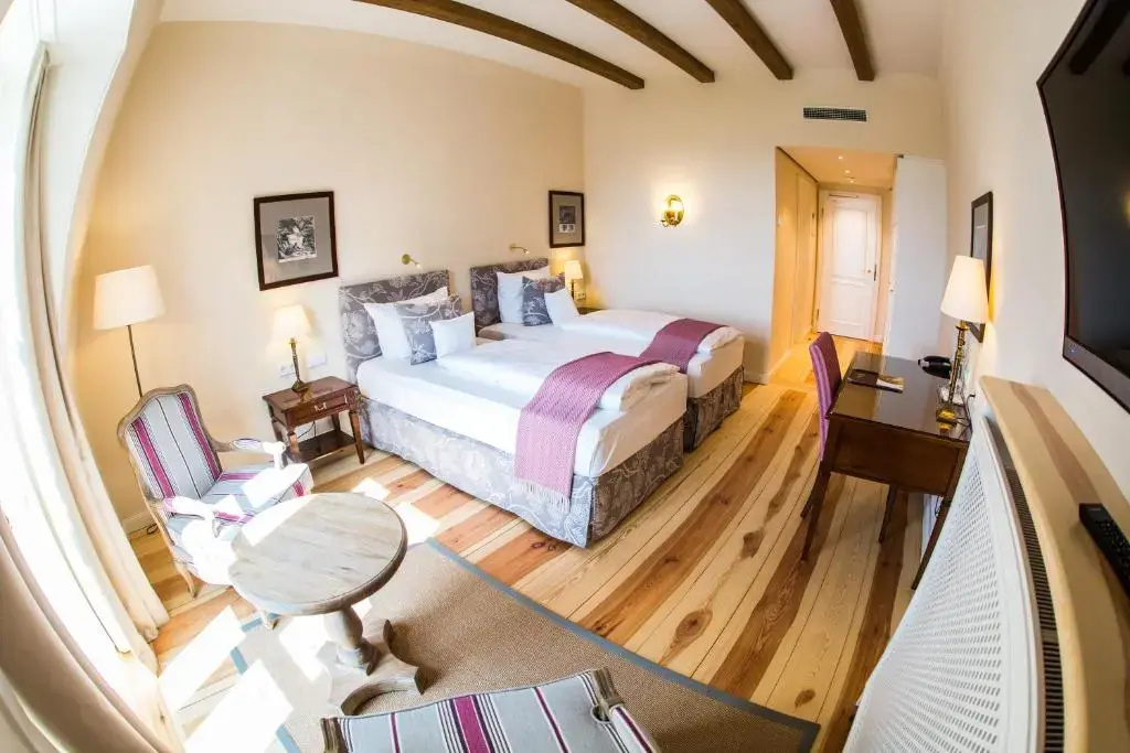 Double room (full double bed)