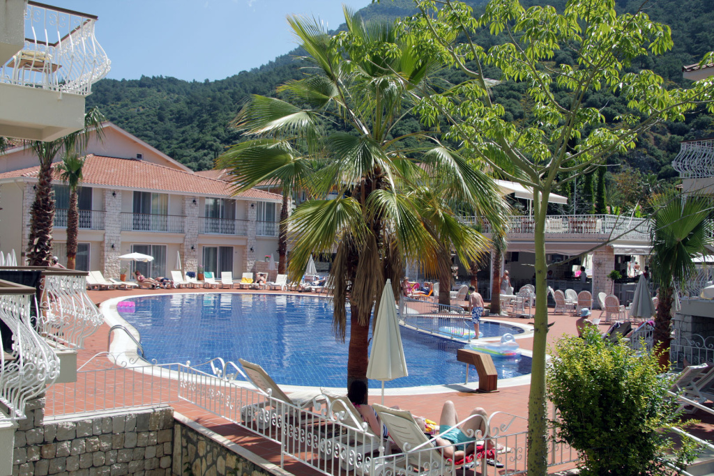 The Blue Lagoon Deluxe Hotel - 2