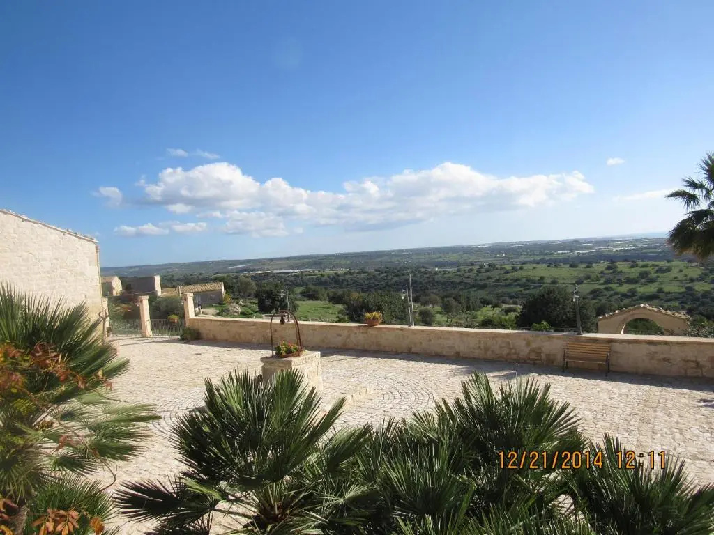 Standard Double room with garden view (full double bed)