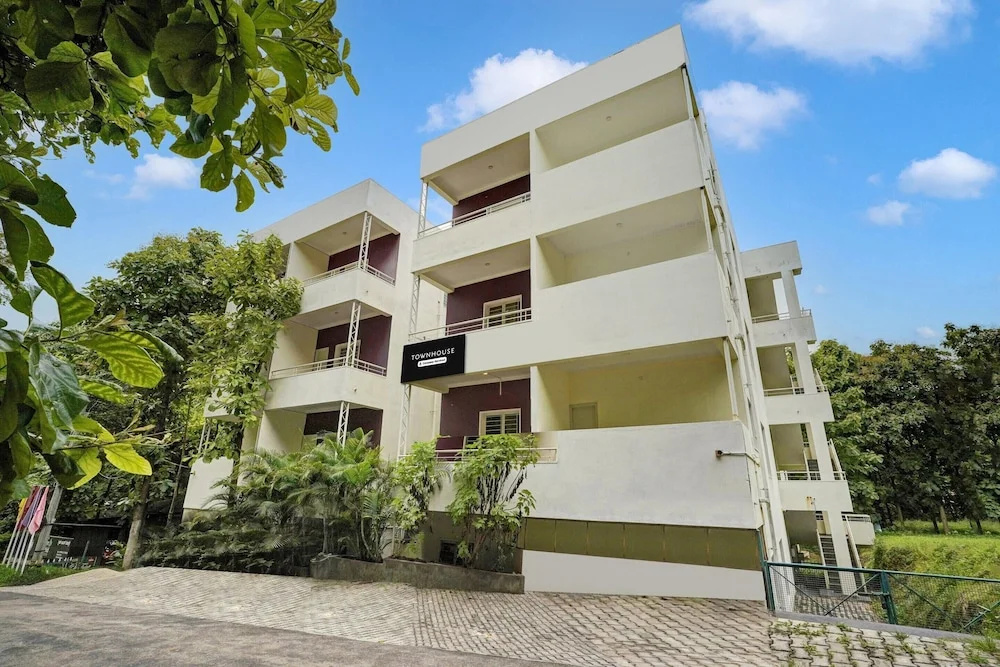 Deluxe Mysore Green Orchid Resort
