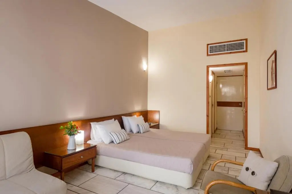 Standard Double room (full double bed)