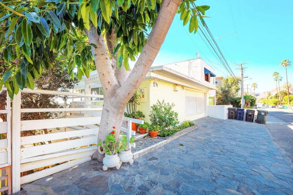 Beachfront Malibu House By Redawning