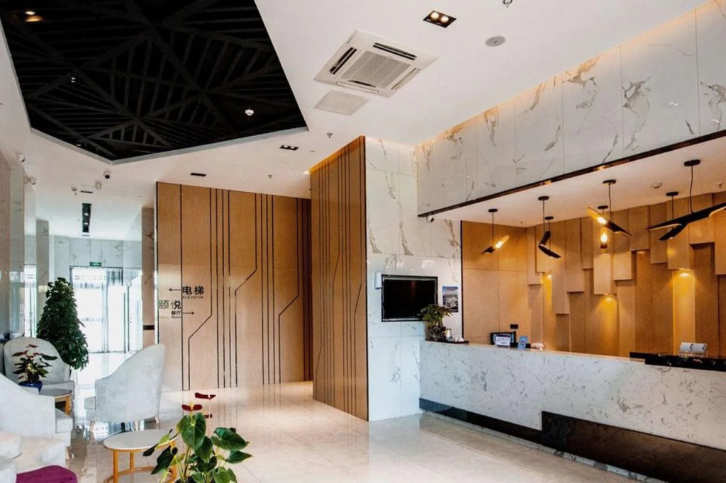 Lobby & Reception