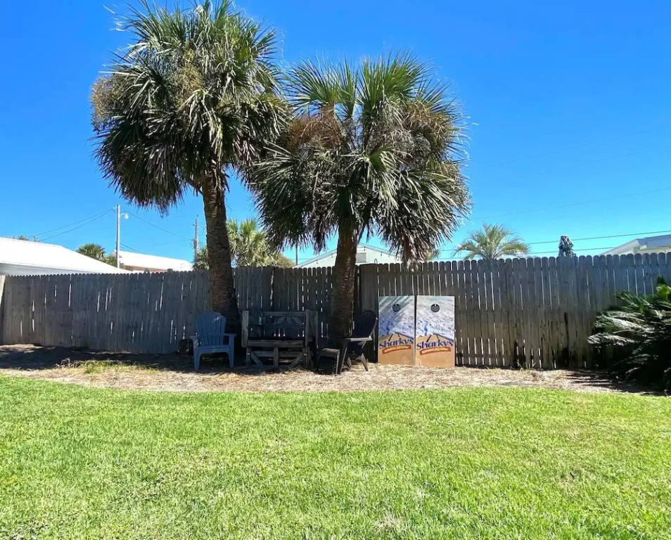 Surf Shack - Classic PCB - Steps to Beach Access