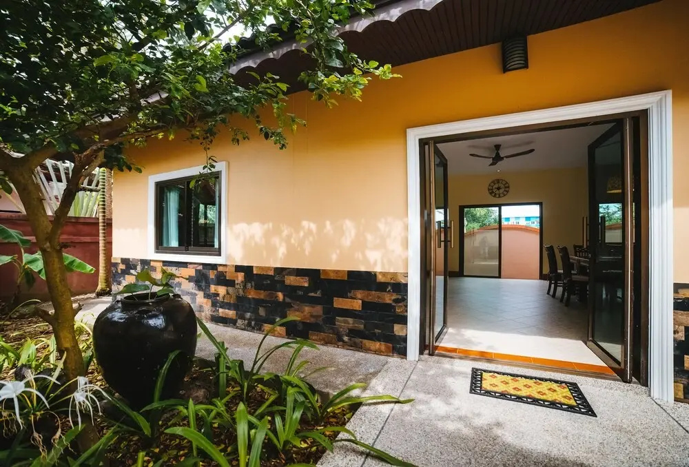 Happy Family Villa2 Phuket Private Pool Villa 5 Bedrooms with Large Kitchen and Garden