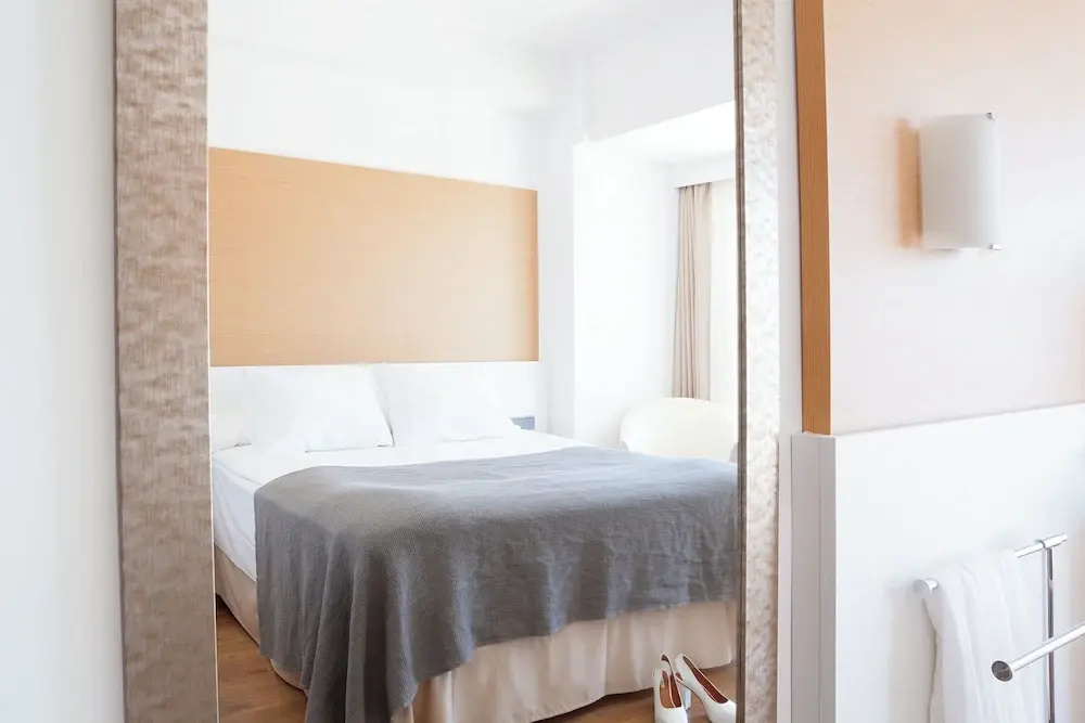 Standard Double room with balcony and with partial sea view (twin beds)