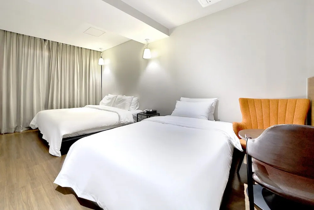 Standard Double room (twin beds)