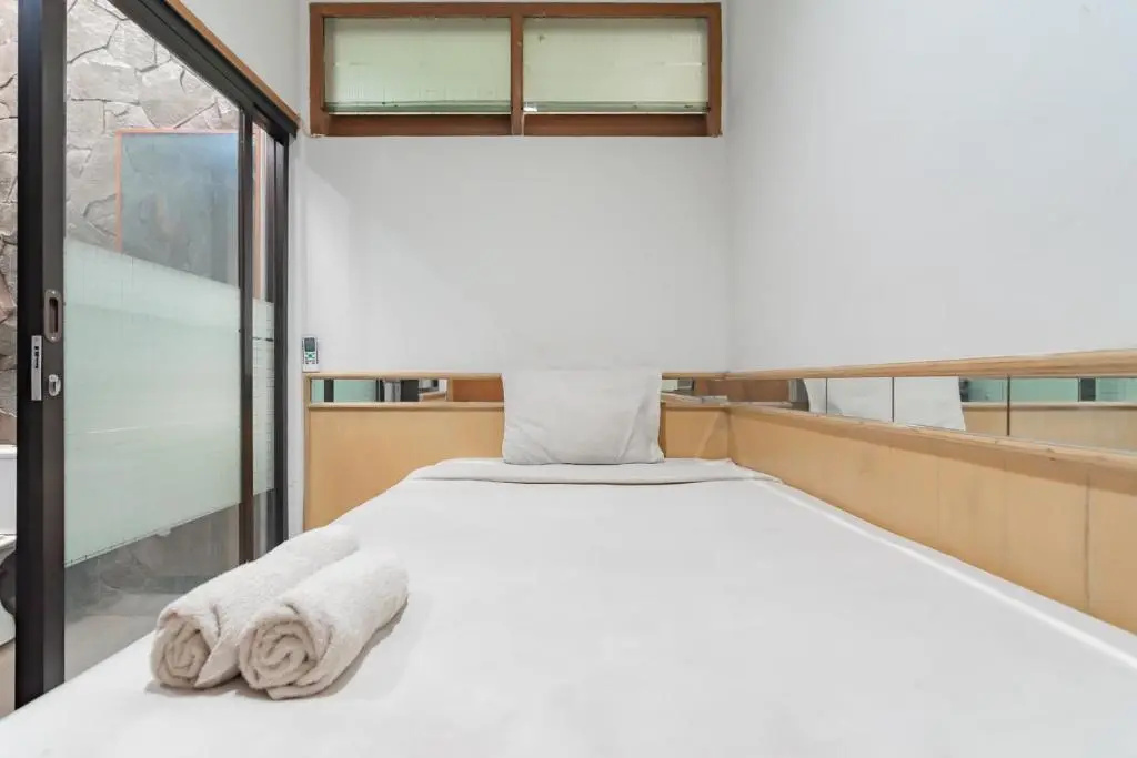 Economy room