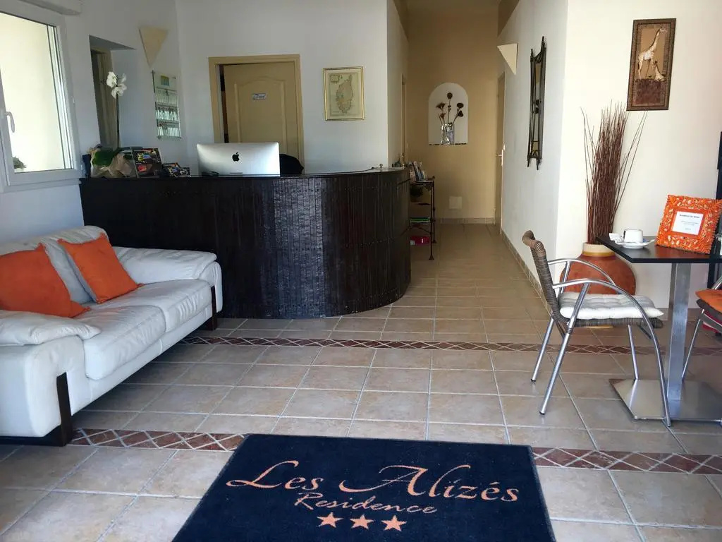 Lobby & Reception