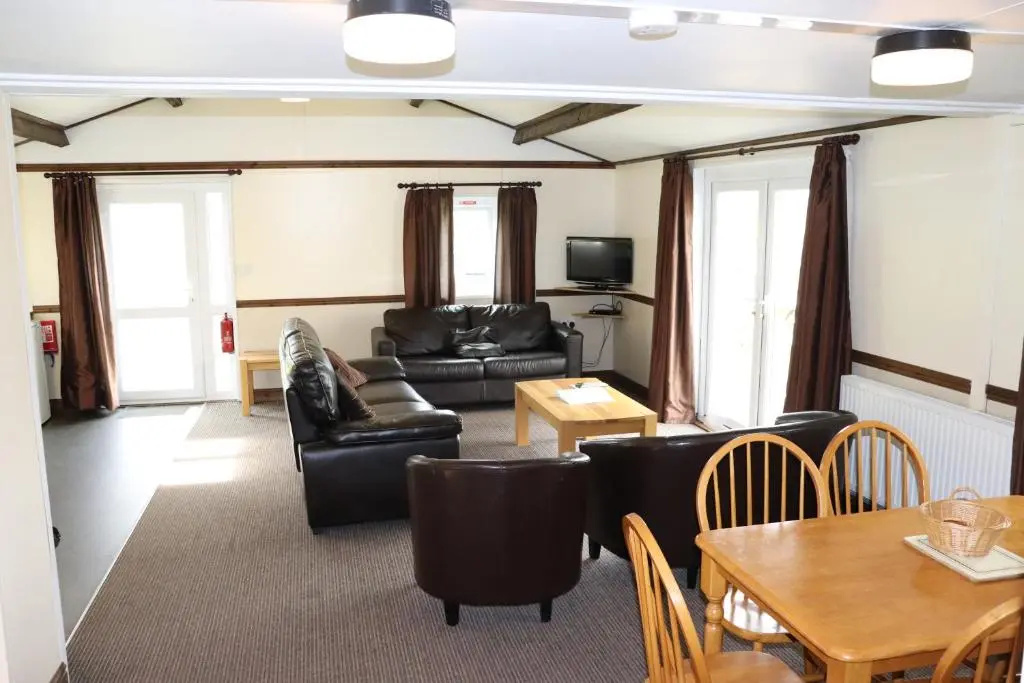 4 Bedroom Holiday Lodge in Welsh Hillside Woodland