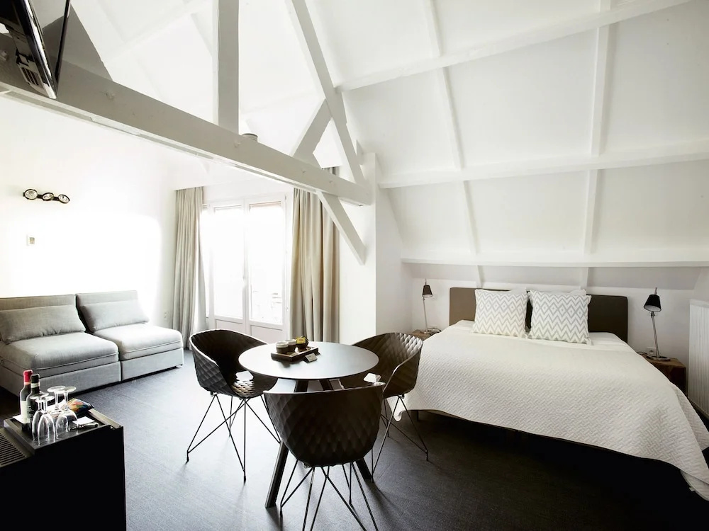 Standard Double Family room with balcony (full double bed)