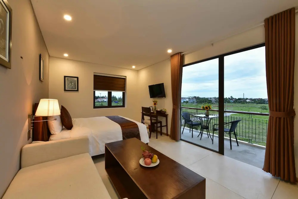 Deluxe Double room with river view (full double bed)