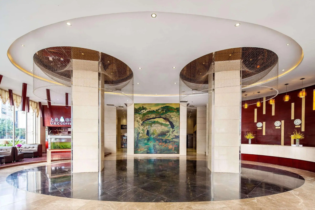 Lobby & Reception